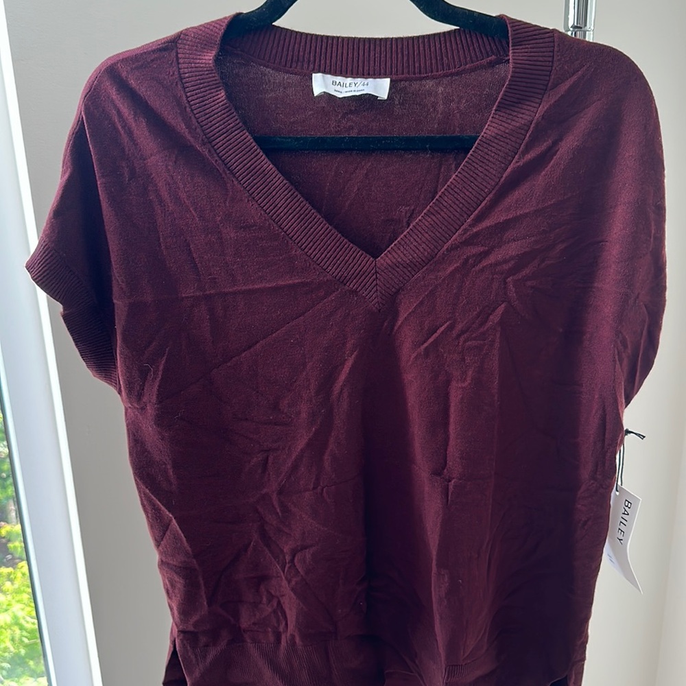Short sleeve sweater
